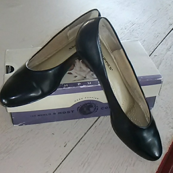 Hush Puppies Shoes - Hush Puppies! Black flats.